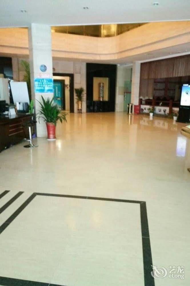 Wuhan Ruian Hotel Liufangling Exteriör bild